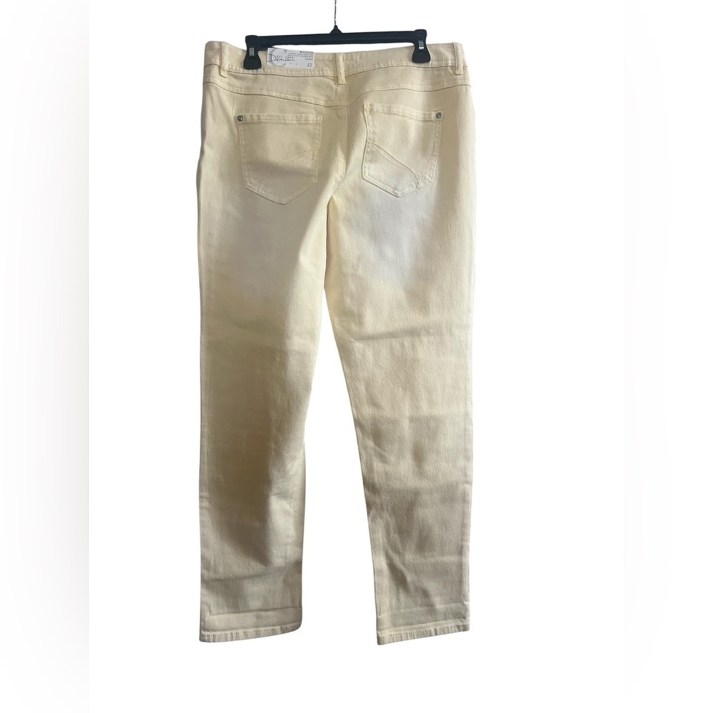 Cato Est. 1946 Denim Modern Ankle Distressed Girlfriend Jeans Yellow Size 12 NWT - Picture 2 of 5